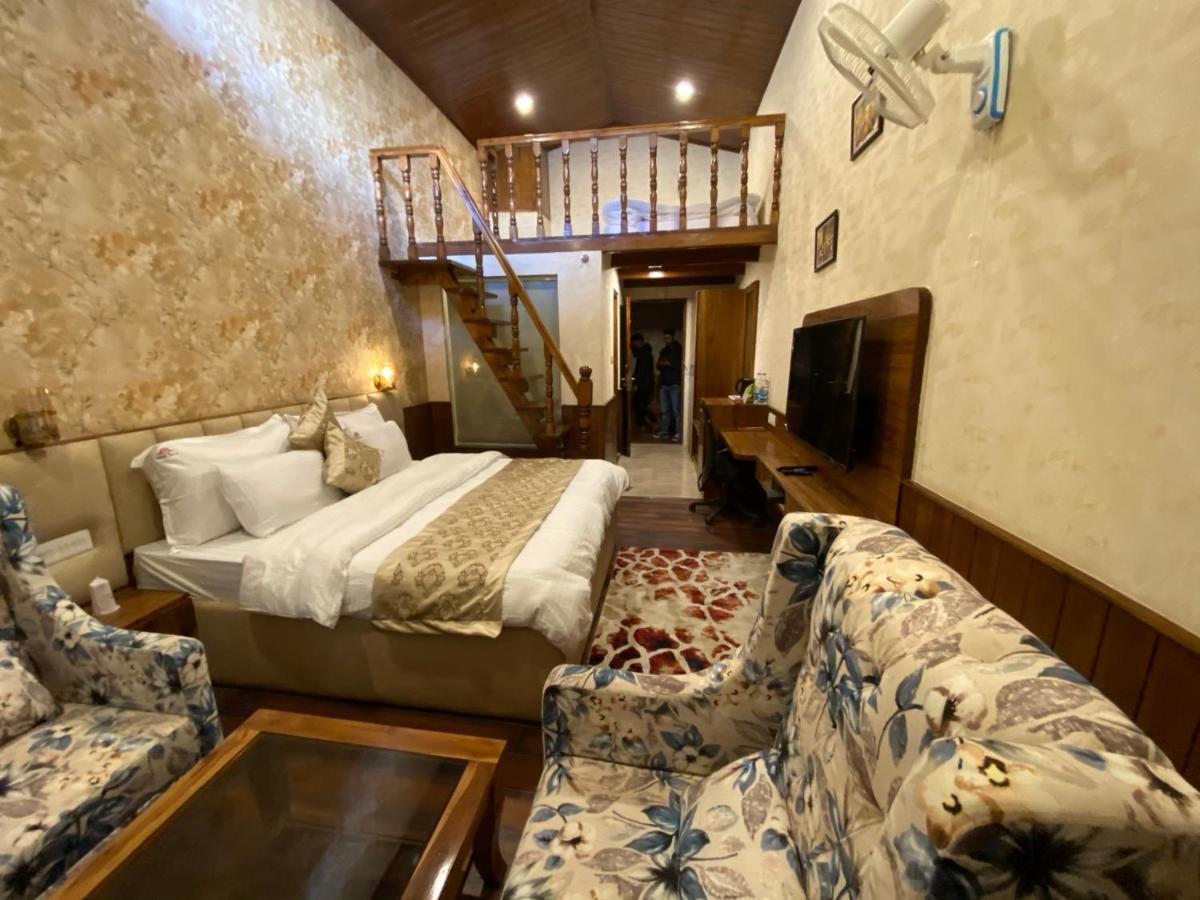 Royal Castle Kasol Exterior foto
