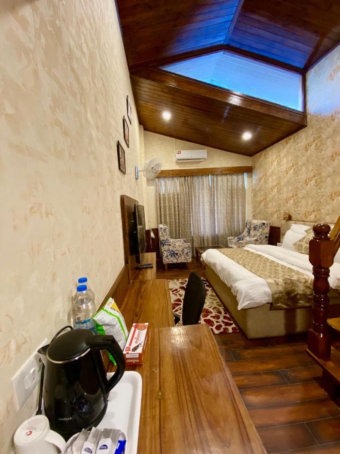 Royal Castle Kasol Exterior foto