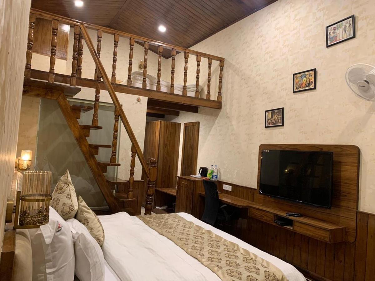 Royal Castle Kasol Exterior foto