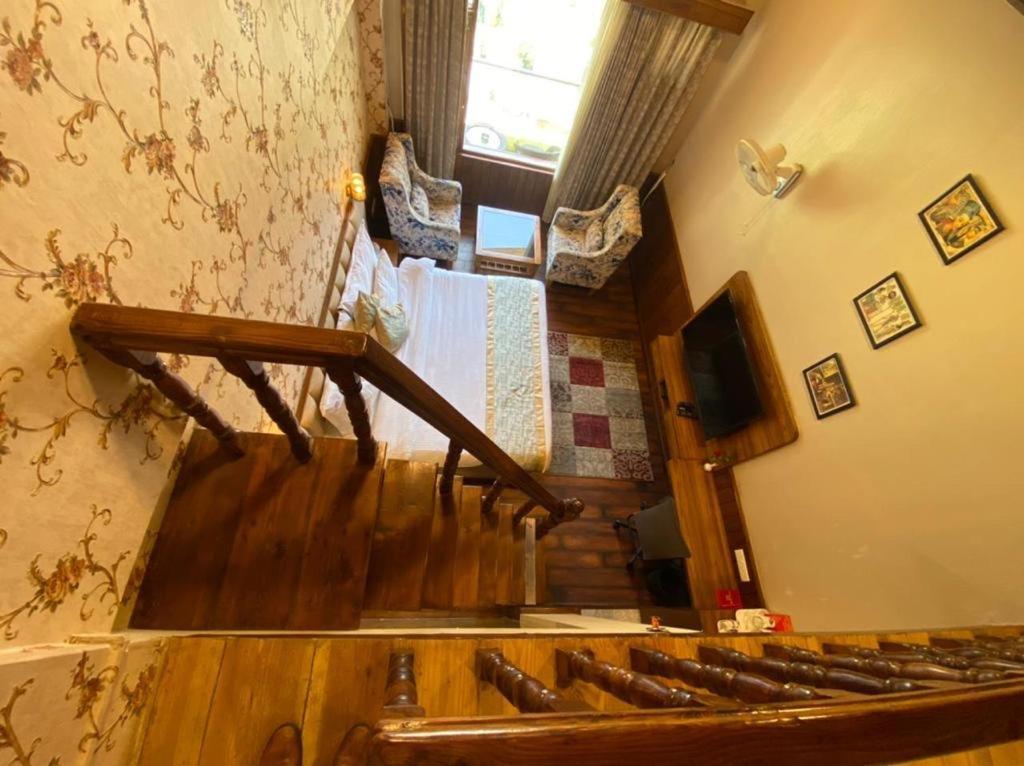 Royal Castle Kasol Exterior foto