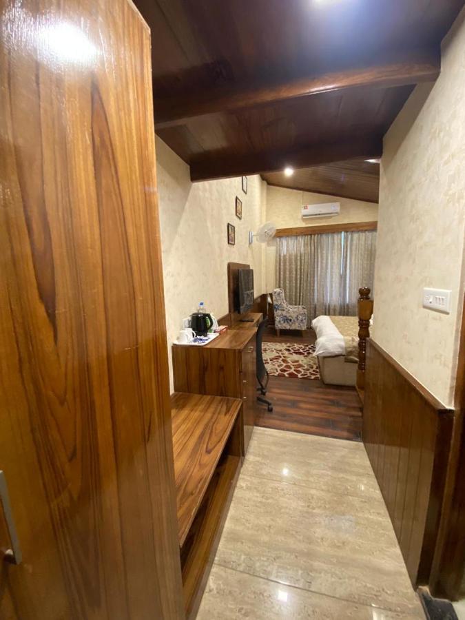 Royal Castle Kasol Exterior foto